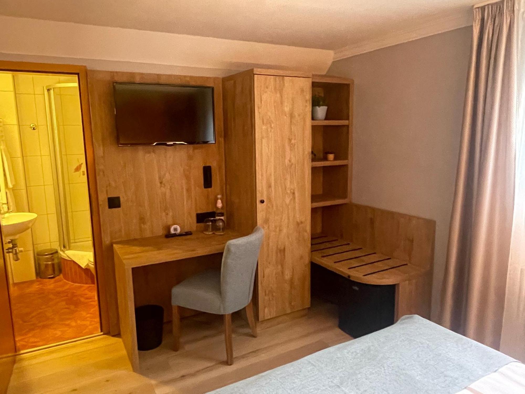 Hotel "Pension Marlis" Garni Reichenberg  Екстериор снимка