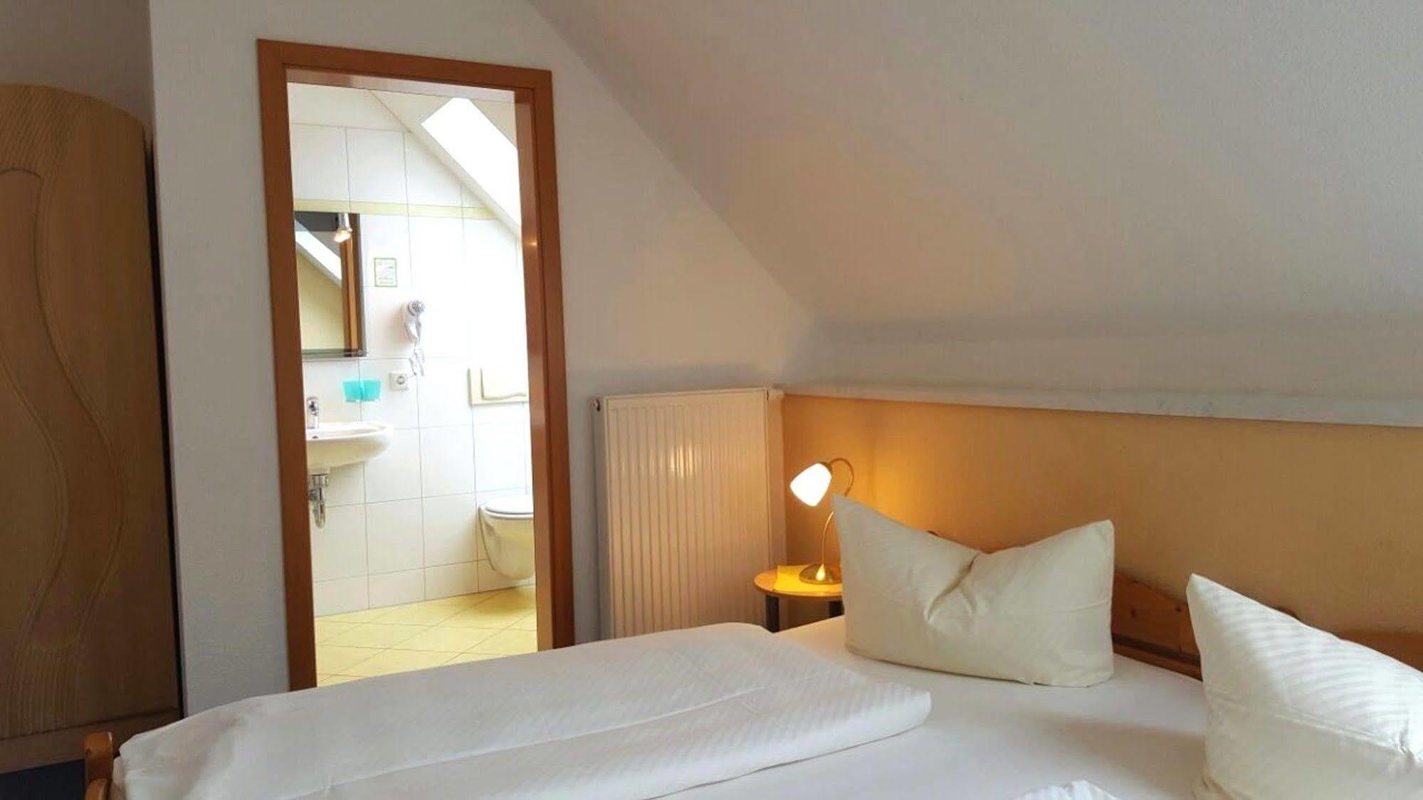 Hotel "Pension Marlis" Garni Reichenberg  Екстериор снимка